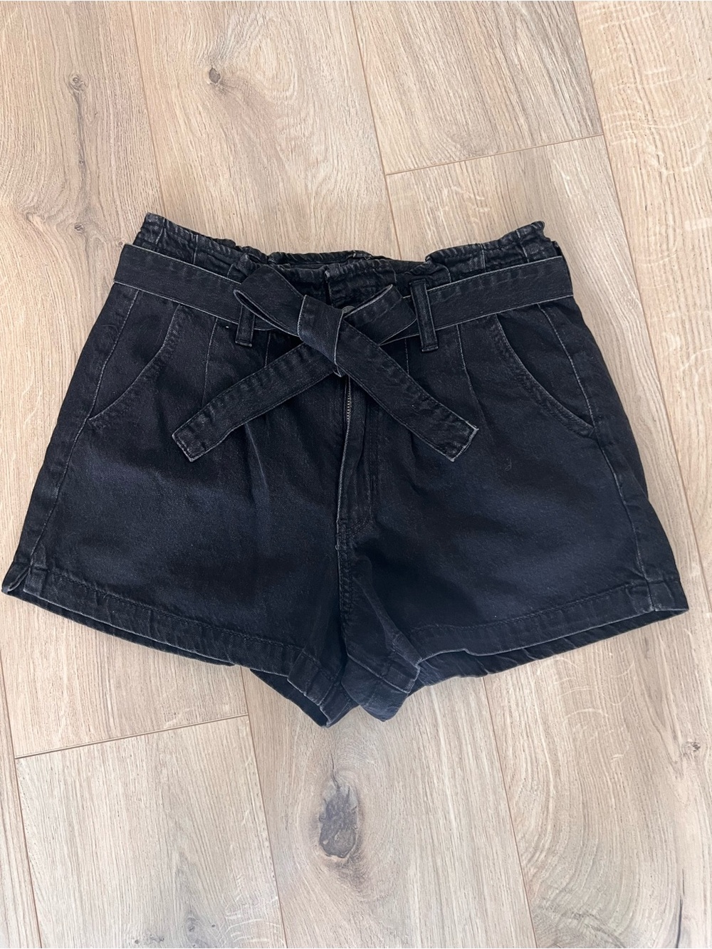 American Eagle High-Waist Black Shorts with Tie Belt